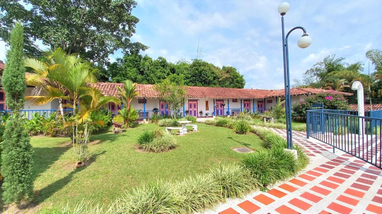 Finca Hotel Villa Del Sol Pueblo Tapao Exteriör bild