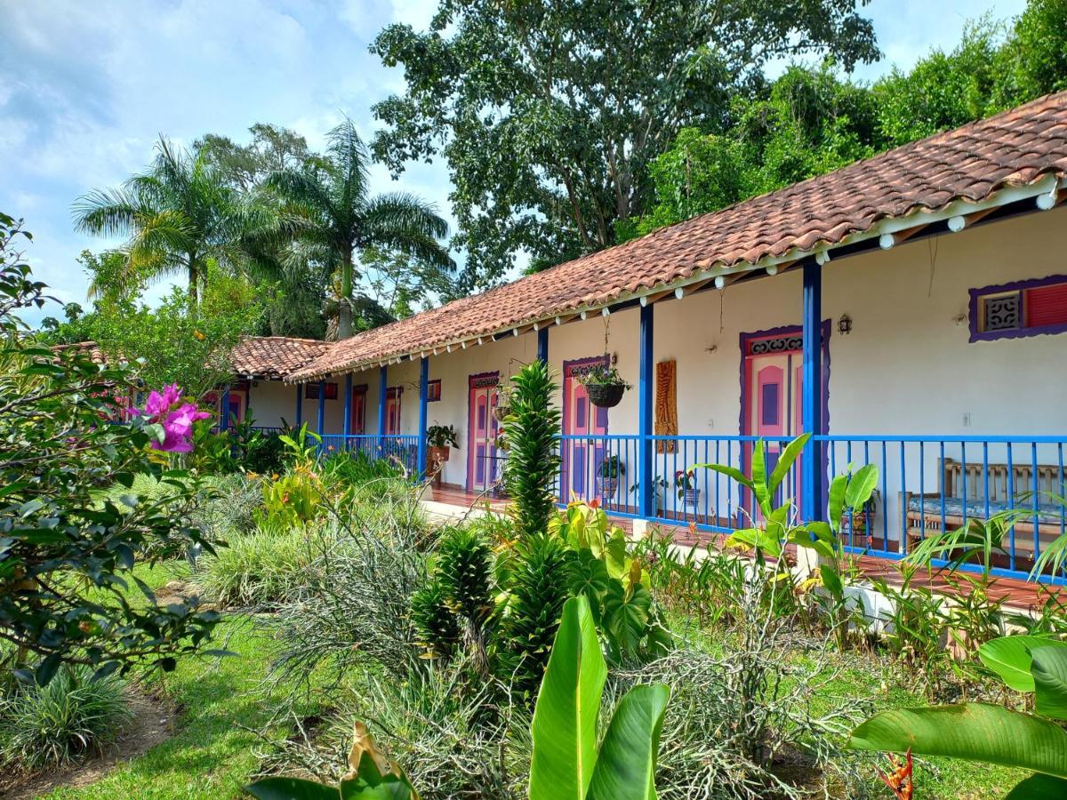Finca Hotel Villa Del Sol Pueblo Tapao Exteriör bild