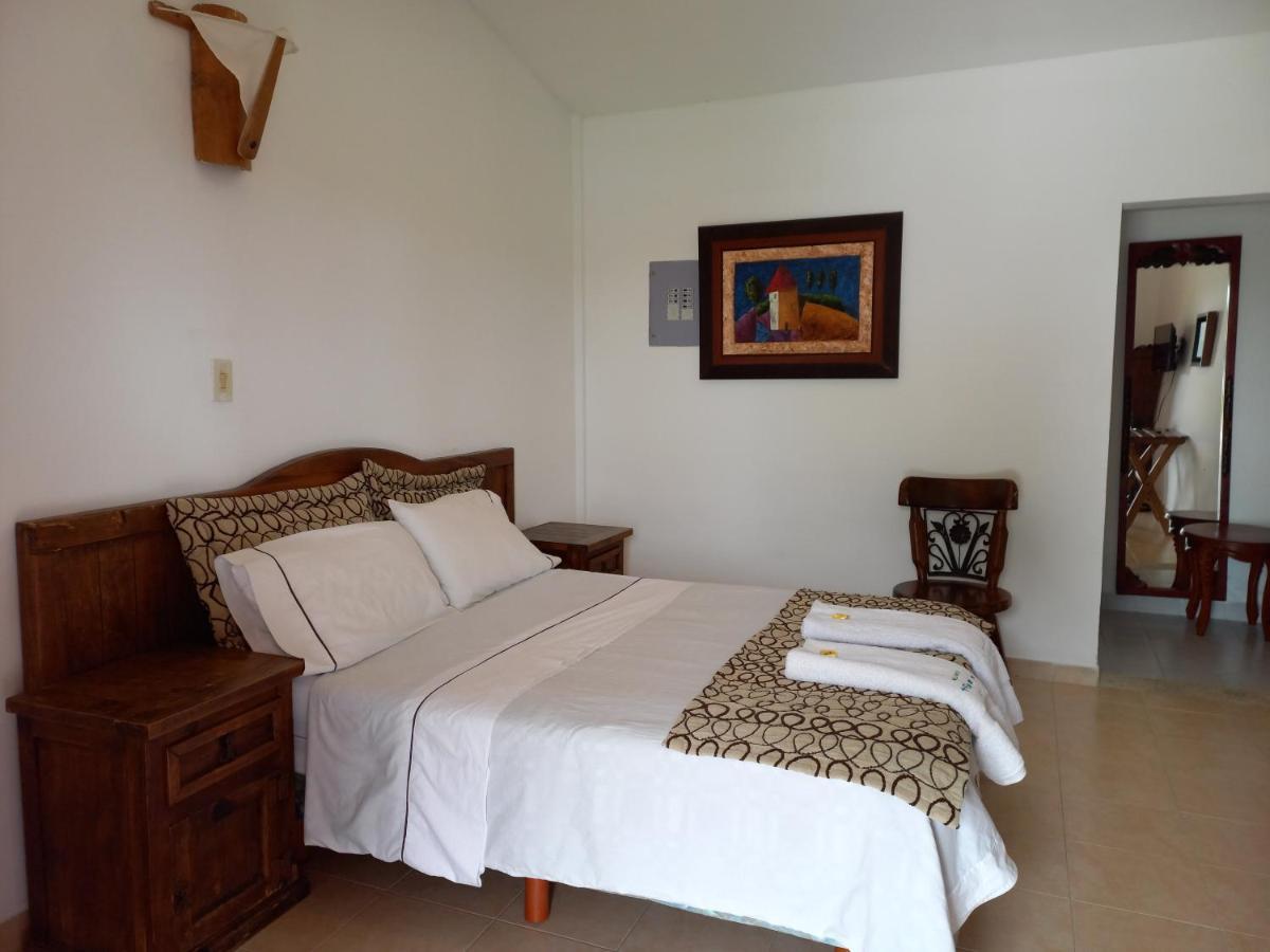 Finca Hotel Villa Del Sol Pueblo Tapao Exteriör bild