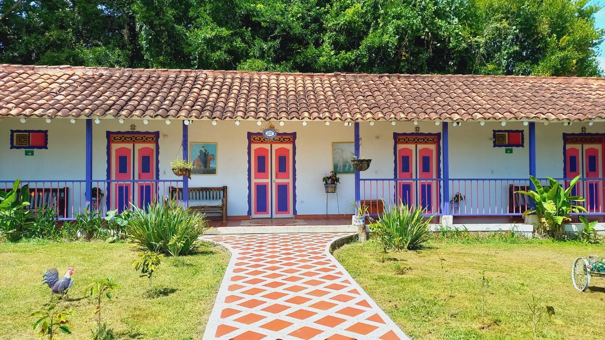 Finca Hotel Villa Del Sol Pueblo Tapao Exteriör bild